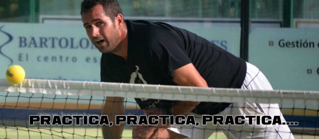 El pádel no es un deporte difícil de aprender - practica